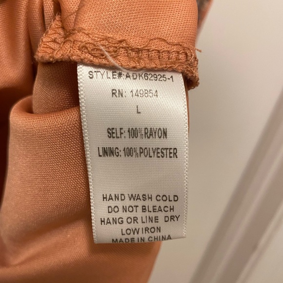 Sadie & Sage Plunge Neck Mini Dress Size Large Peach Floral - Picture 8 of 10